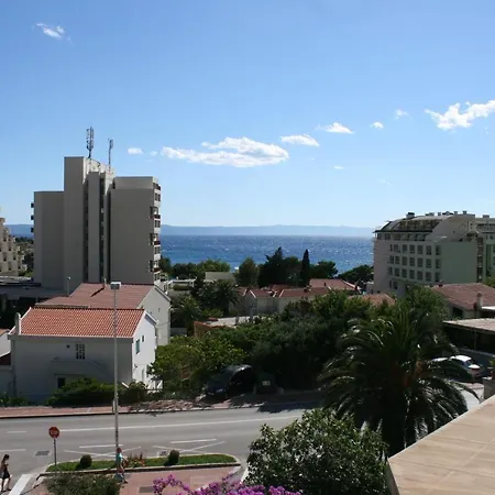 With A Parking Space - 6844 Daire Makarska